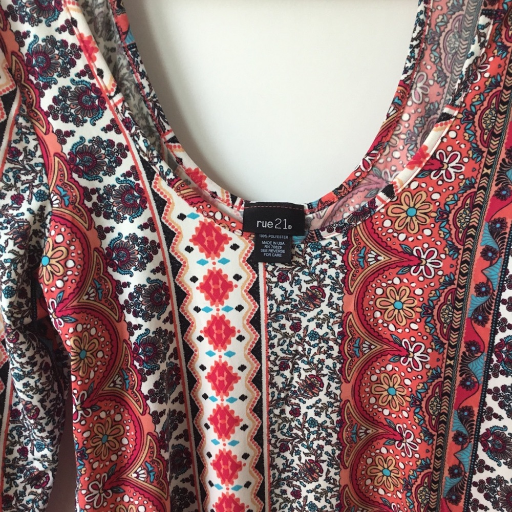 Blouse - Picture 2 of 3